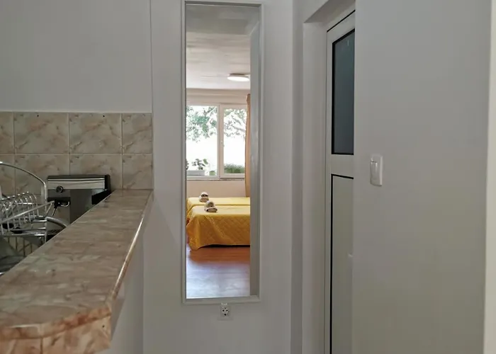 Garden Center 公寓